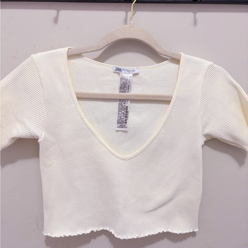 Zara Off-White Ribbed V-Neck Crop Top